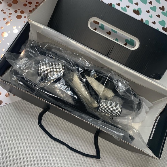 Fashion Nova’ Not Responsible Flat Sandals - Picture 4 of 10